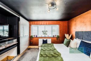 Photo 6- click for photo gallery